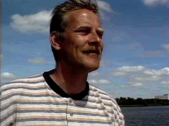 Rene in zijn element op het water.